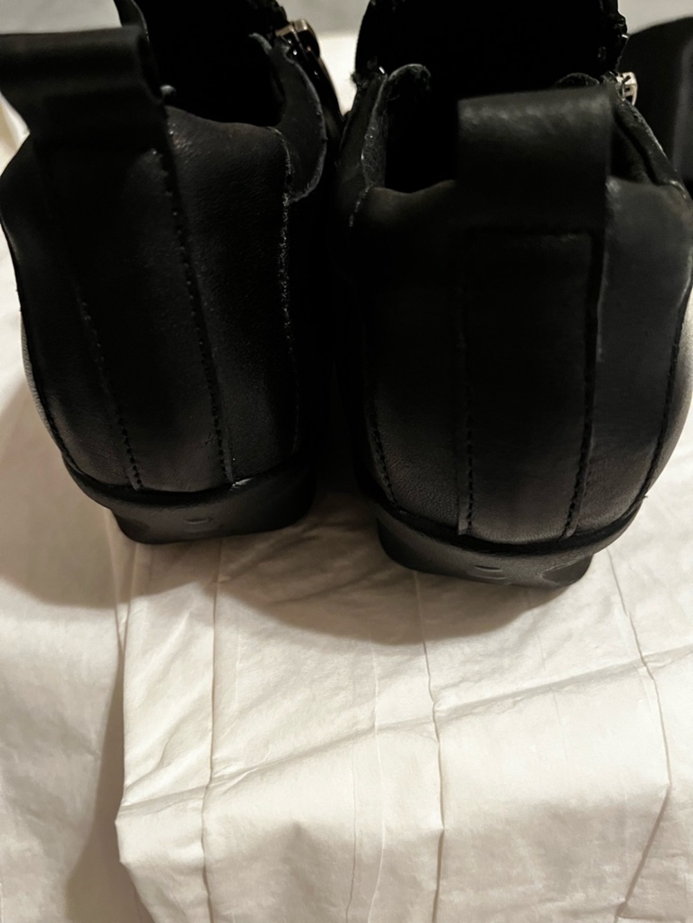 PROPÉT~DELPHI BLACK LEATHER DUAL~ZIP BOOTIES~7.5W - Picture 4 of 10